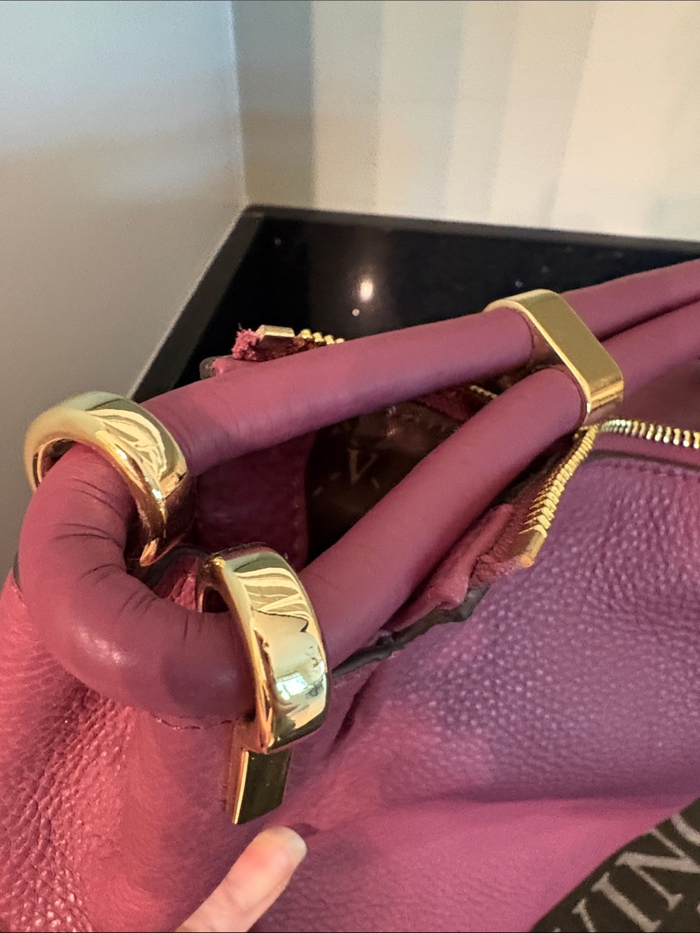 Vince Camuto Fig Jam Pink Pebbled Leather Goldtone Zip Hobo Shoulder Purse Bag - Picture 11 of 16